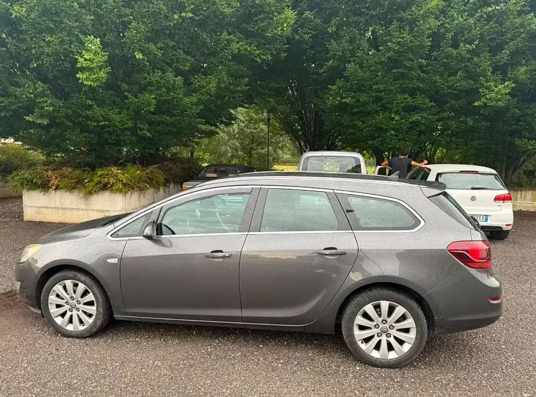 Usata Opel Astra Sport 125 CV (91 kW) 2012 Grigio Station wagon
