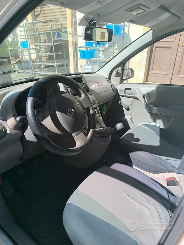 Usata Fiat Panda 70 CV (51 kW) 2006 Bianco Utilitaria