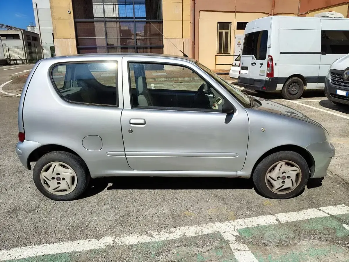 Usata Fiat 600 54 CV (39 kW) 2010 Grigio Utilitaria