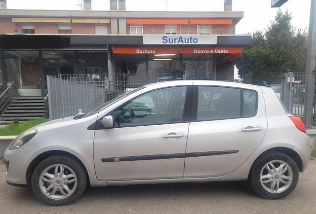 Usata Renault Clio II Luxe 2006 Argento