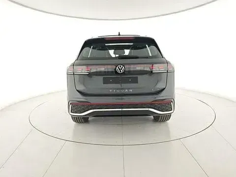 Nuova VW Tiguan R-line Plus 193 CV (141 kW) 2026 Nero SUV
