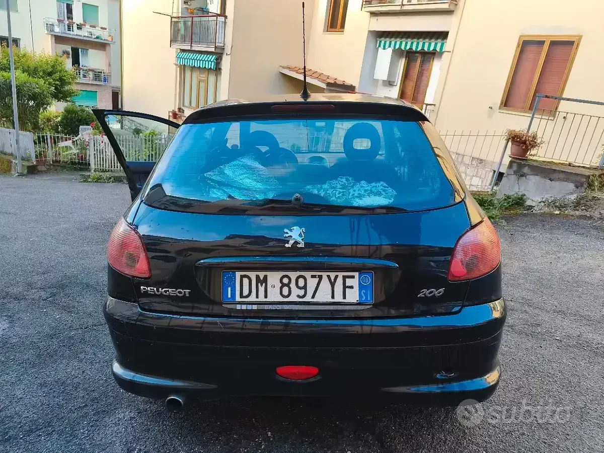 Usata Peugeot 206 75 CV (55 kW) 2008 Nero Utilitaria