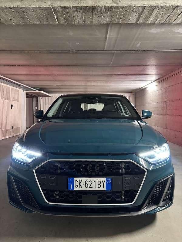 Verde Usata 2019 Audi A1 Sportback S-Line Due volumi | 17.000 € (Ottimo prezzo) - Immagine 1/4