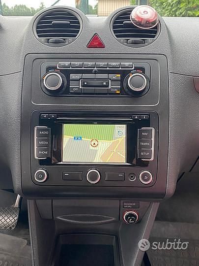 Usata VW Caddy 140 CV (102 kW) 2012 Grigio Monovolume