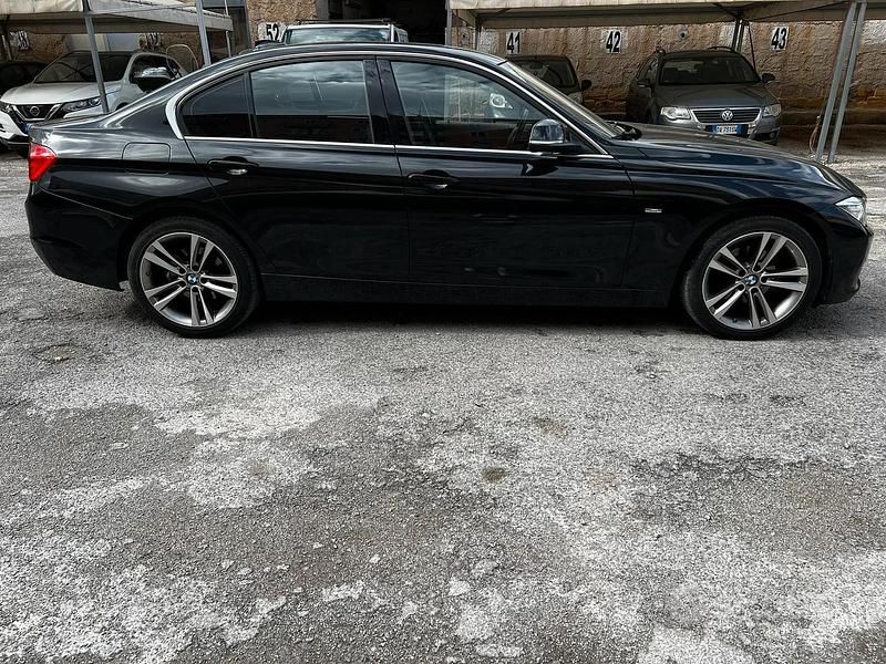 Usata BMW 316 Luxury Line 116 CV (85 kW) 2012 Nero Berlina