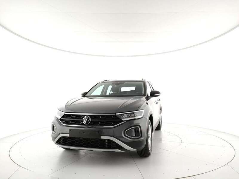 Indium grey metallizzato nero Usata 2022 VW T-Roc Life SUV | 22.500 € (Ottimo prezzo) - Immagine 1/4