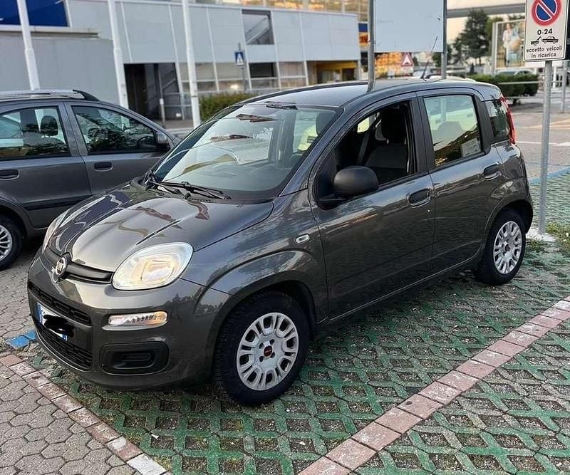 Usata 2018 Fiat Panda Lounge Due volumi | 7500 € (Buon prezzo) - Immagine 1/4