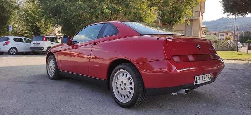 Usata Alfa Romeo GTV Lusso 150 CV (110 kW) 1996 Coupé