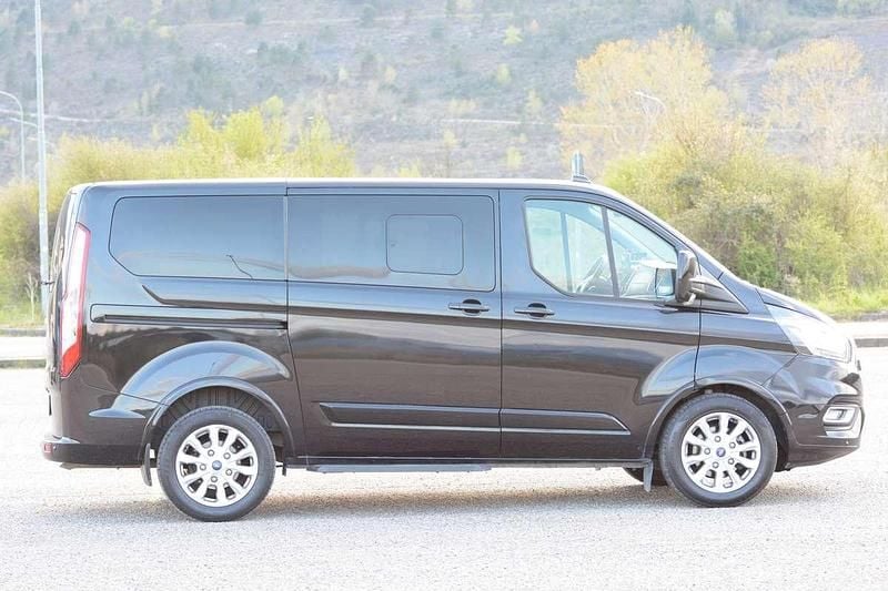 Usata Ford Tourneo Custom 185 CV (136 kW) 2020 Nero Furgone