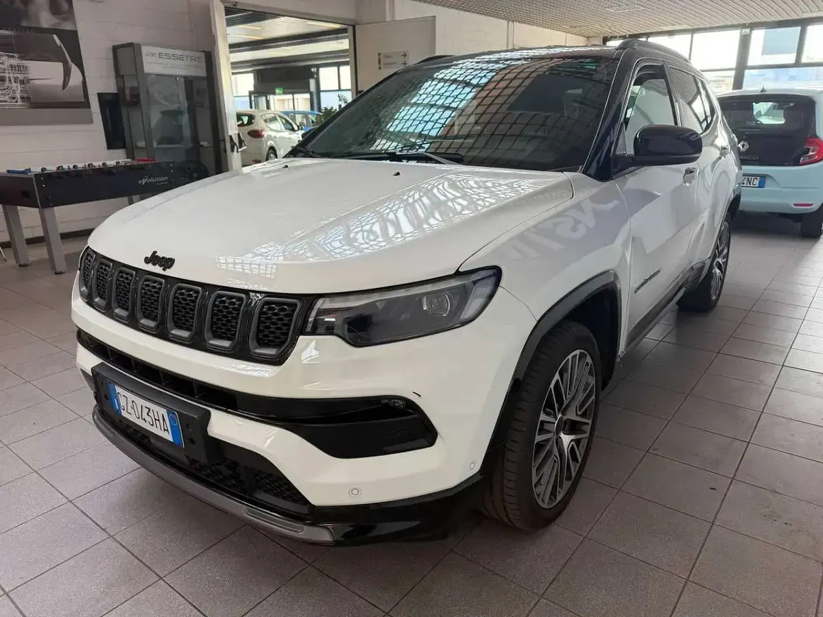Usata Jeep Compass Summit 131 CV (96 kW) 2025 Bianco SUV