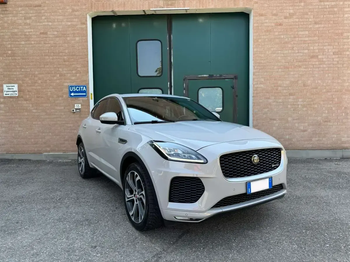 Usata Jaguar E-Pace R-Dynamic 179 CV (131 kW) 2019 Grigio SUV