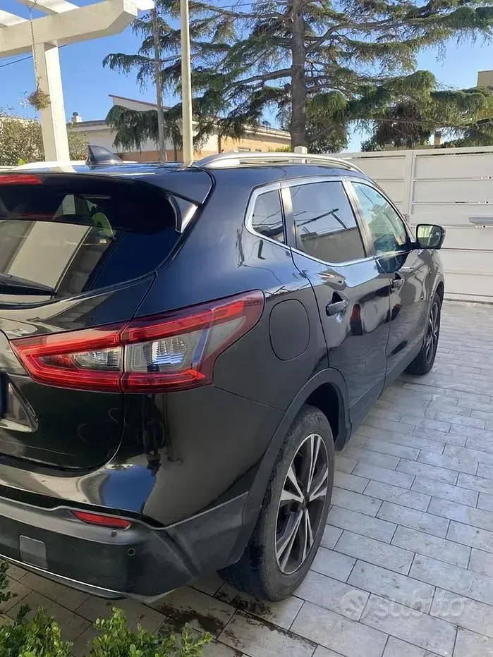 Usata Nissan Qashqai N-Connecta 116 CV (85 kW) 2018 Nero SUV