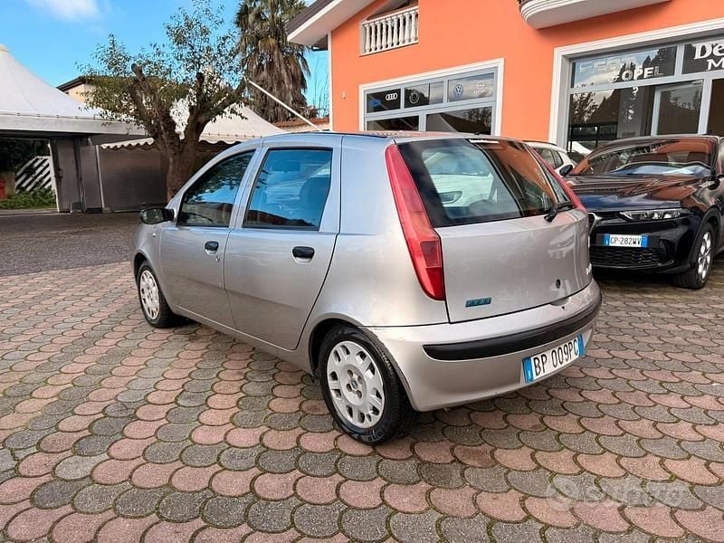 Usata Fiat Punto 60 CV (44 kW) 2001 Grigio Utilitaria
