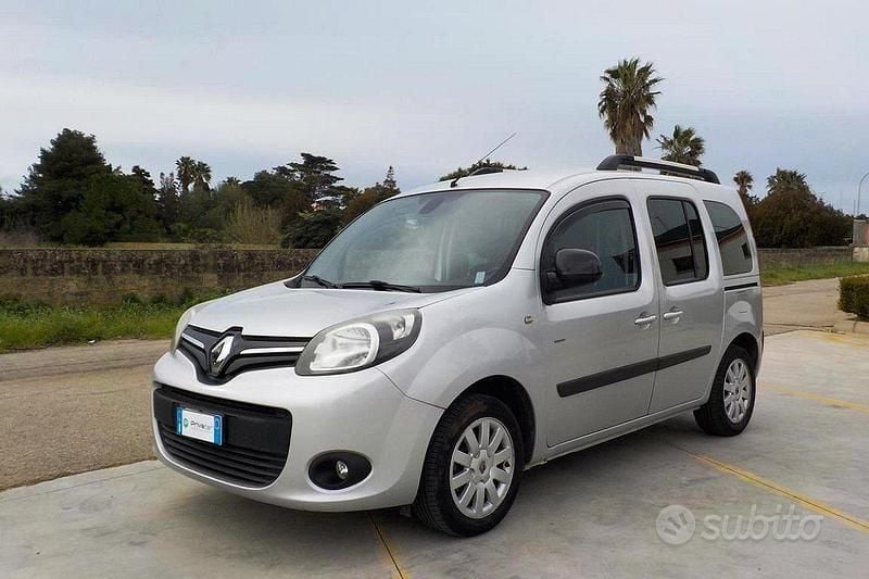 Usata Renault Kangoo LIMITED 90 CV (66 kW) 2015 Grigio Monovolume