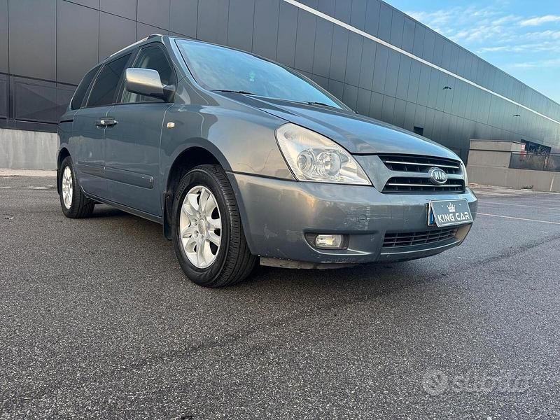 Usata Kia Carnival 185 CV (136 kW) 2009 Grigio Monovolume