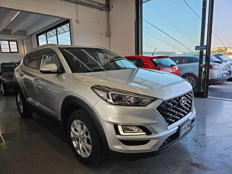 Argento Usata 2019 Hyundai Tucson SUV | 14.900 € (Buon prezzo) - Immagine 1/4