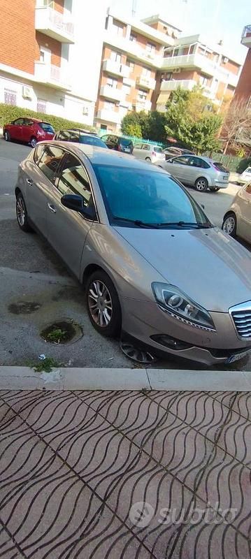 Usata 2012 Lancia Delta Due volumi | 1500 € - Immagine 1/4