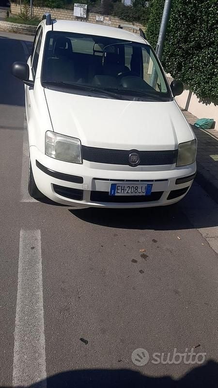 Bianco Usata 2011 Fiat Panda Utilitaria | 3500 € (Super prezzo) - Immagine 1/4