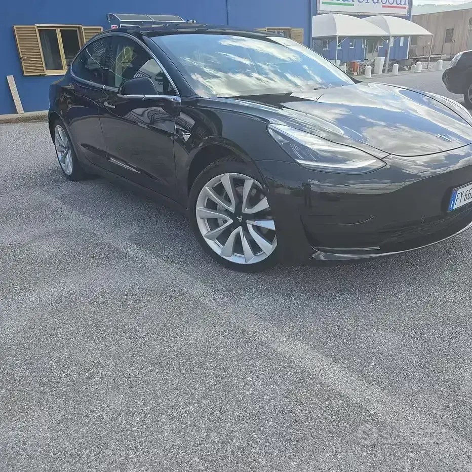 Usata Tesla Model 3 Standard Range Plus 100 kW (136 CV) 2019 Berlina
