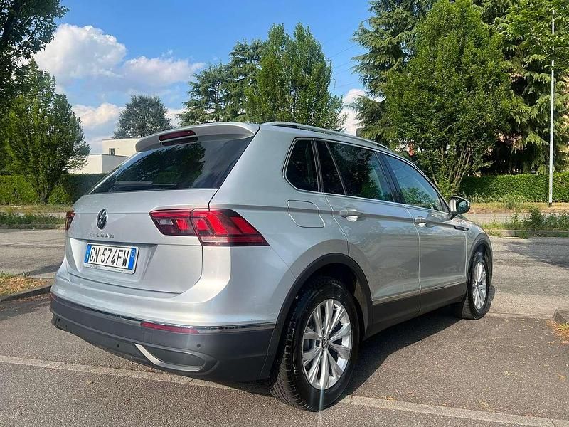 Usata VW Tiguan Life 150 CV (110 kW) 2023 Argento SUV