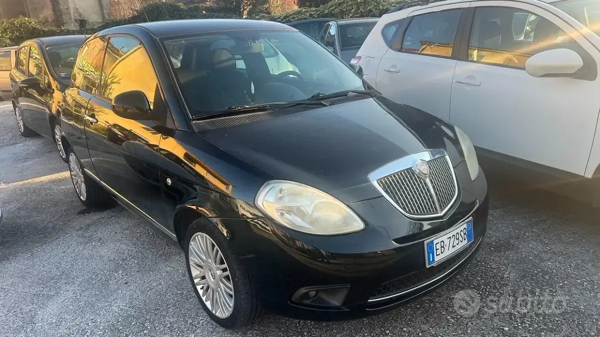 Usata Lancia Ypsilon 75 CV (55 kW) 2010 Utilitaria