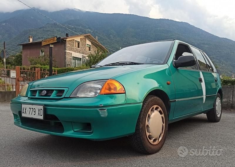 Usado Subaru Justy 1998 Verde Utilitario