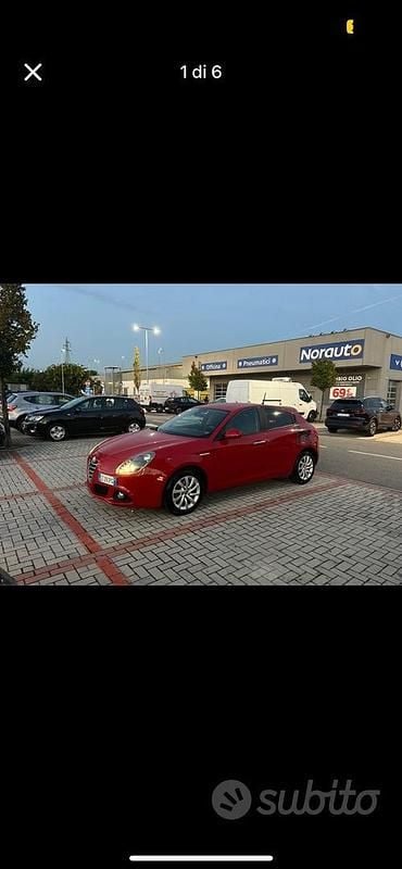 Usata Alfa Romeo Giulietta 105 CV (77 kW) 2015 Rosso Utilitaria