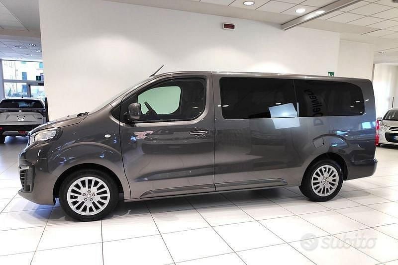 Usata Peugeot Traveller Business-Line 120 CV (88 kW) 2021 Grigio Monovolume