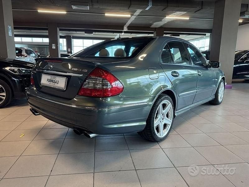 Usata Mercedes E63 AMG AMG 514 CV (378 kW) 2007 Grigio Berlina