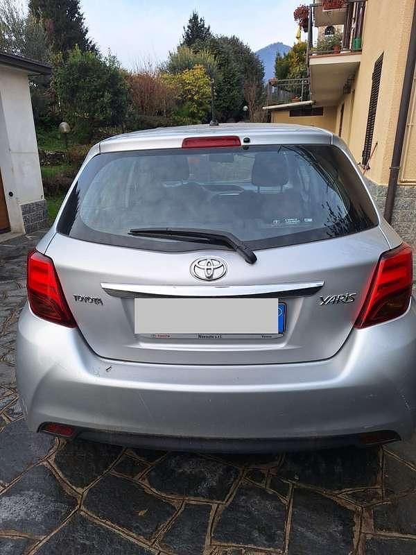 Usata Toyota Yaris Active 65 CV (47 kW) 2015 Utilitaria