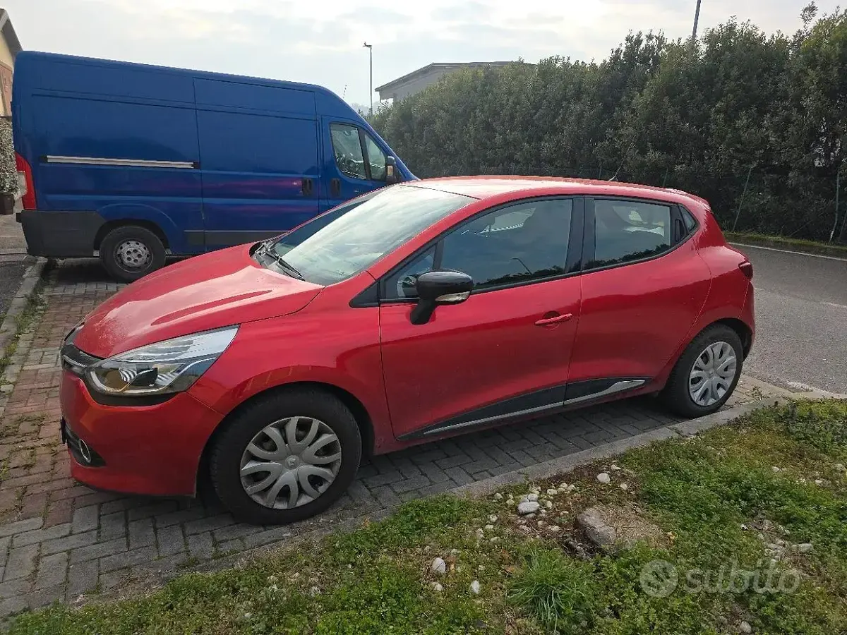 Usata Renault Clio IV 75 CV (55 kW) 2013 Rosso Berlina