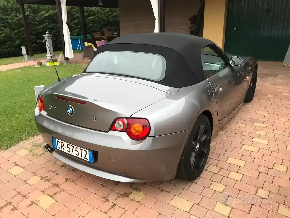 Usata BMW Z4 170 CV (125 kW) 2005 Grigio Cabrio