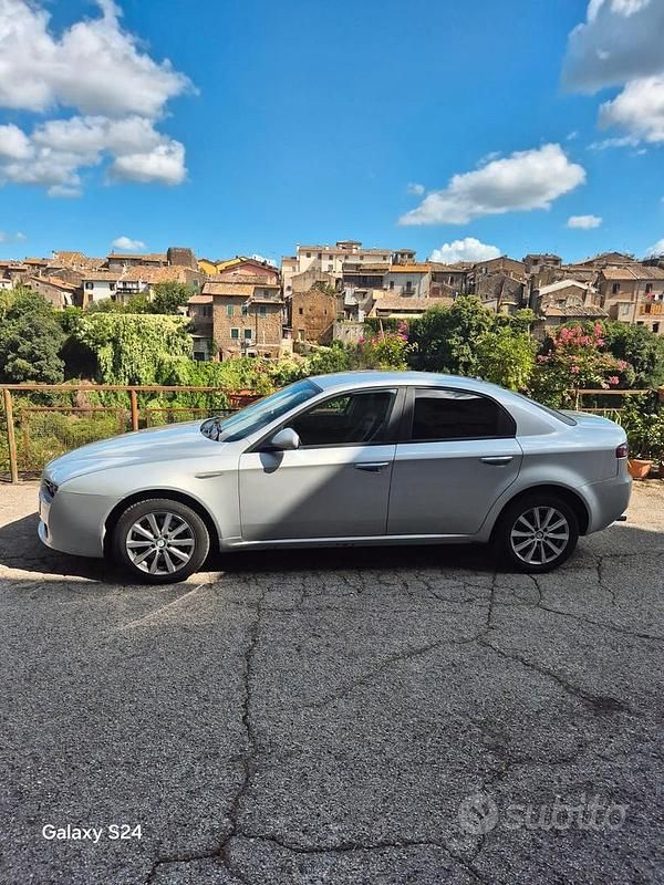 Usata Alfa Romeo 159 150 CV (110 kW) 2011 Grigio Berlina