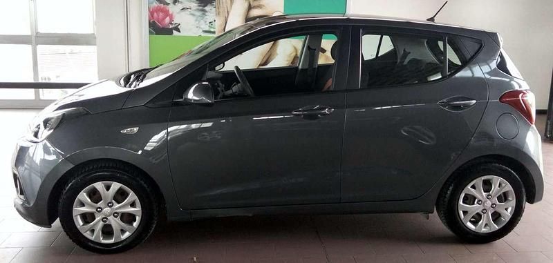 Usata Hyundai i10 Comfort 67 CV (49 kW) 2014 Grigio Utilitaria