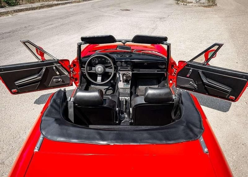 Usata Alfa Romeo Spider Veloce 101 CV (74 kW) 1988 Rosso Cabrio