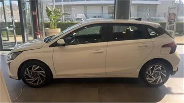 Nuova Hyundai i20 90 CV (66 kW) 2026 Bianco Utilitaria