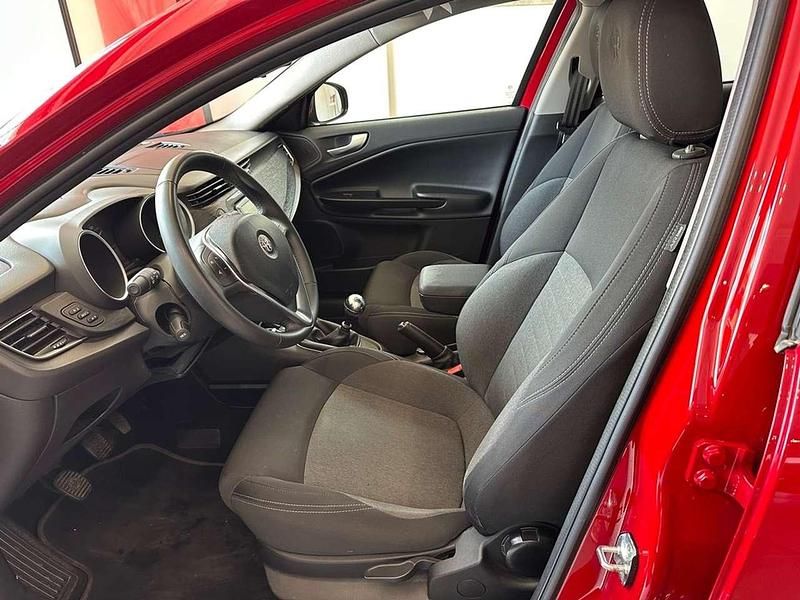 Usata Alfa Romeo Giulietta Business 120 CV (88 kW) 2021 Rosso Berlina