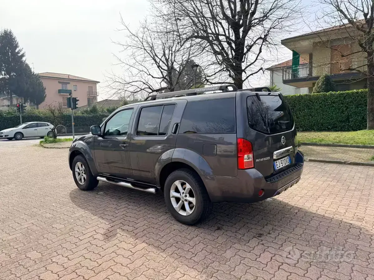 Usata Nissan Pathfinder 231 CV (169 kW) 2011 Grigio SUV