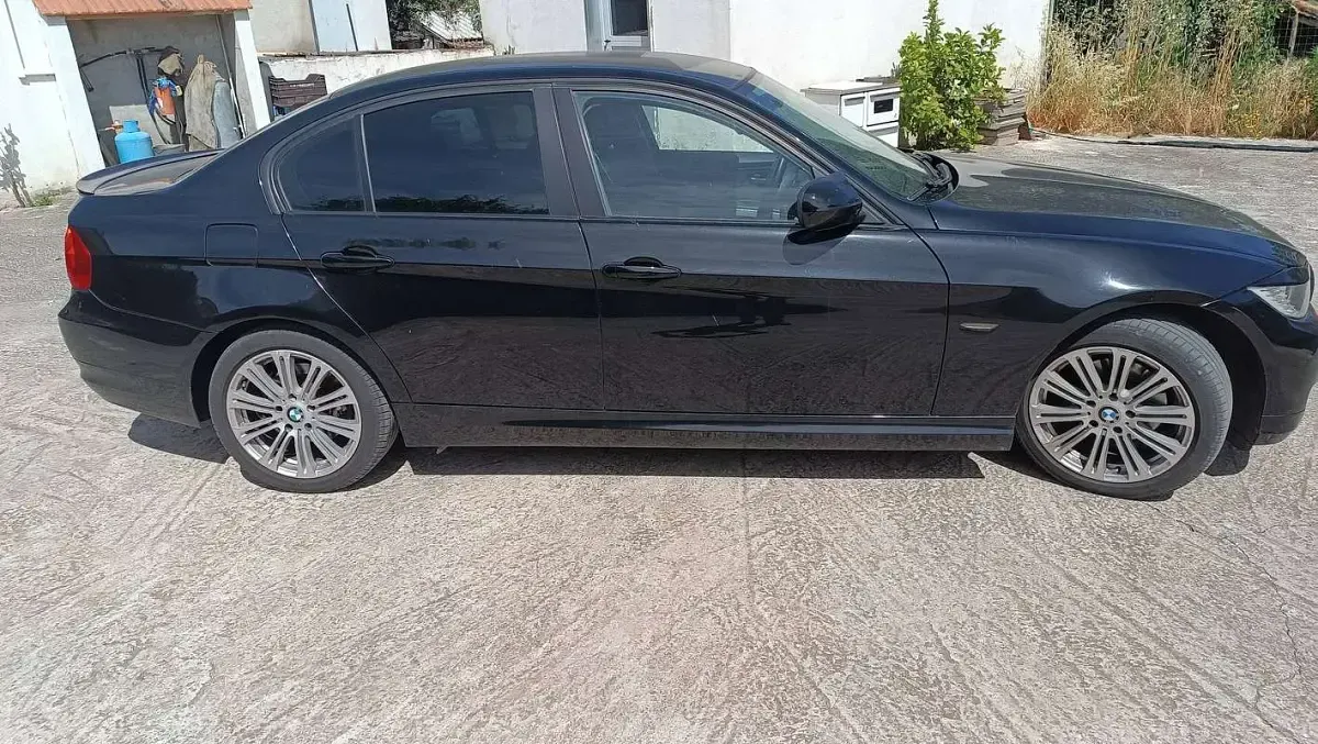 Usata BMW 318 Efficient Dynamics 143 CV (105 kW) 2009 Berlina