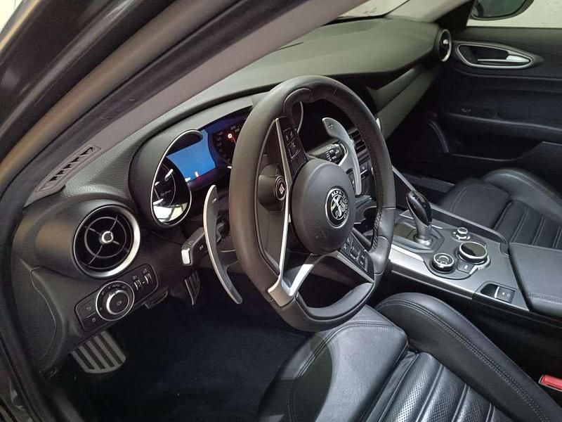 Usado Alfa Romeo Giulia Veloce 211 CV (155 kW) 2018 Gris Berlina