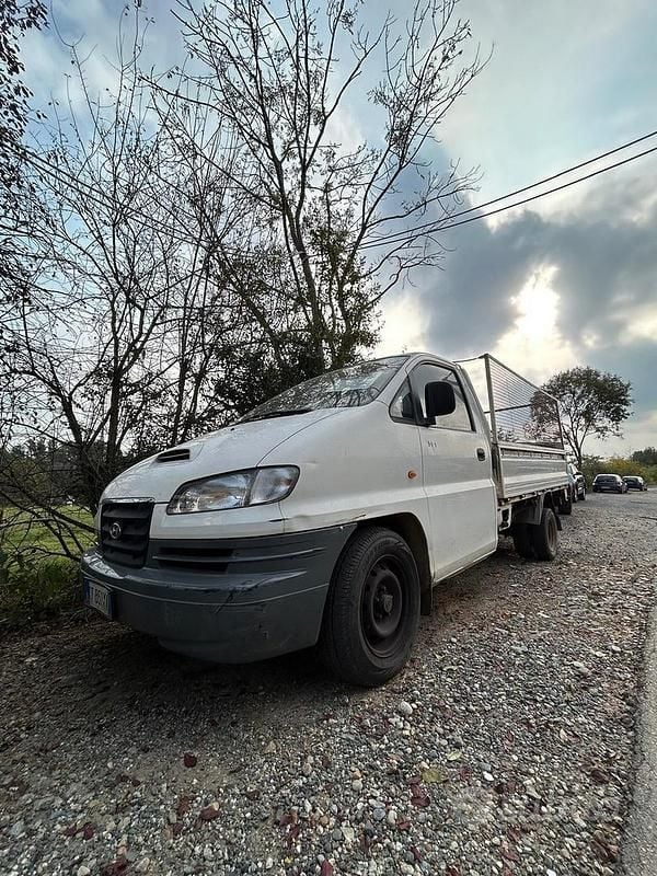 Begagnad Hyundai H 100 80 HK (58 kW) 2005 Vit