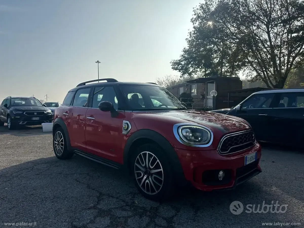 Usata Mini Countryman 136 CV (100 kW) 2019 Rosso SUV