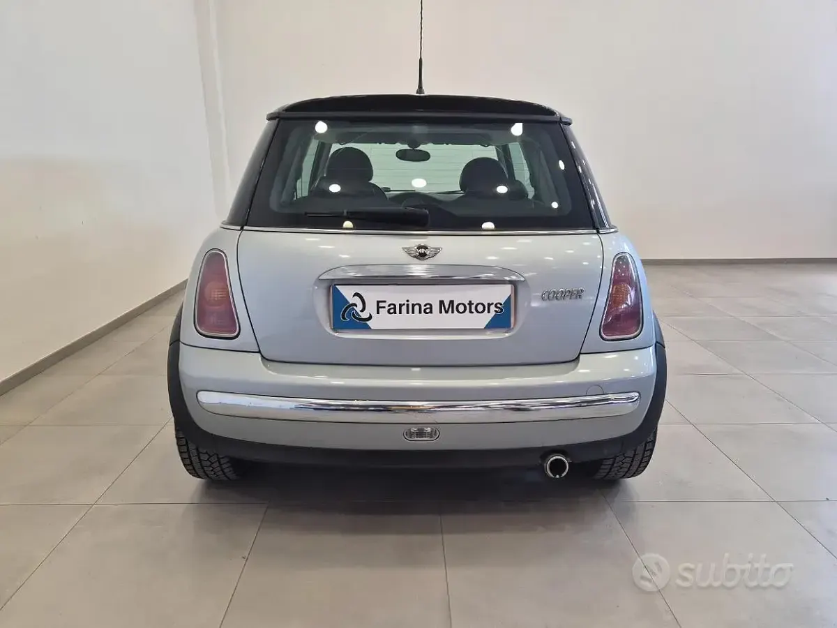 Usata Mini Cooper 116 CV (85 kW) 2002 Grigio Utilitaria