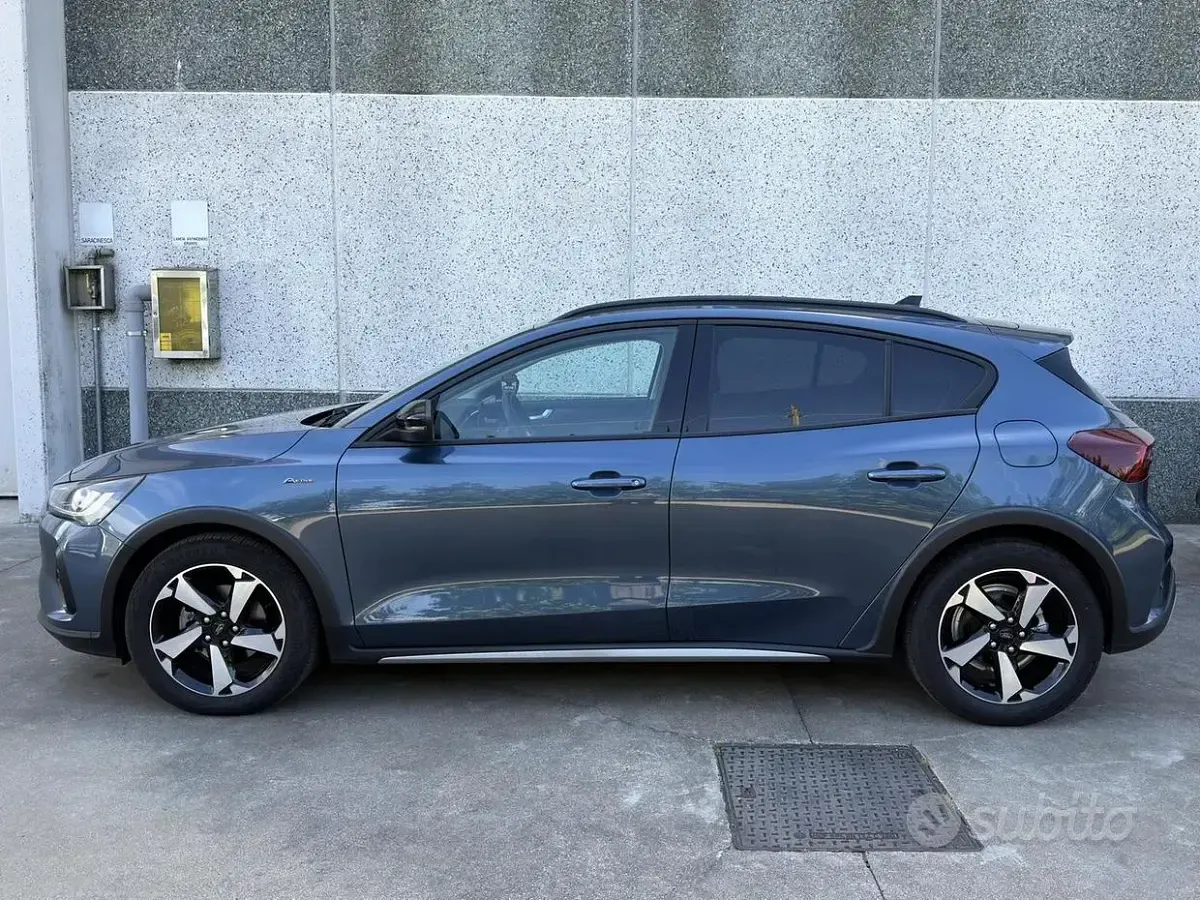 Usata Ford Focus Active X 115 CV (84 kW) 2024 Blu Berlina
