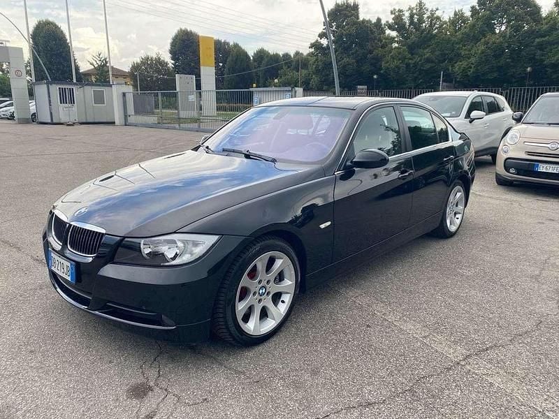 Usata 2006 BMW 330 Tre volumi | 9500 € (Buon prezzo) - Immagine 1/4