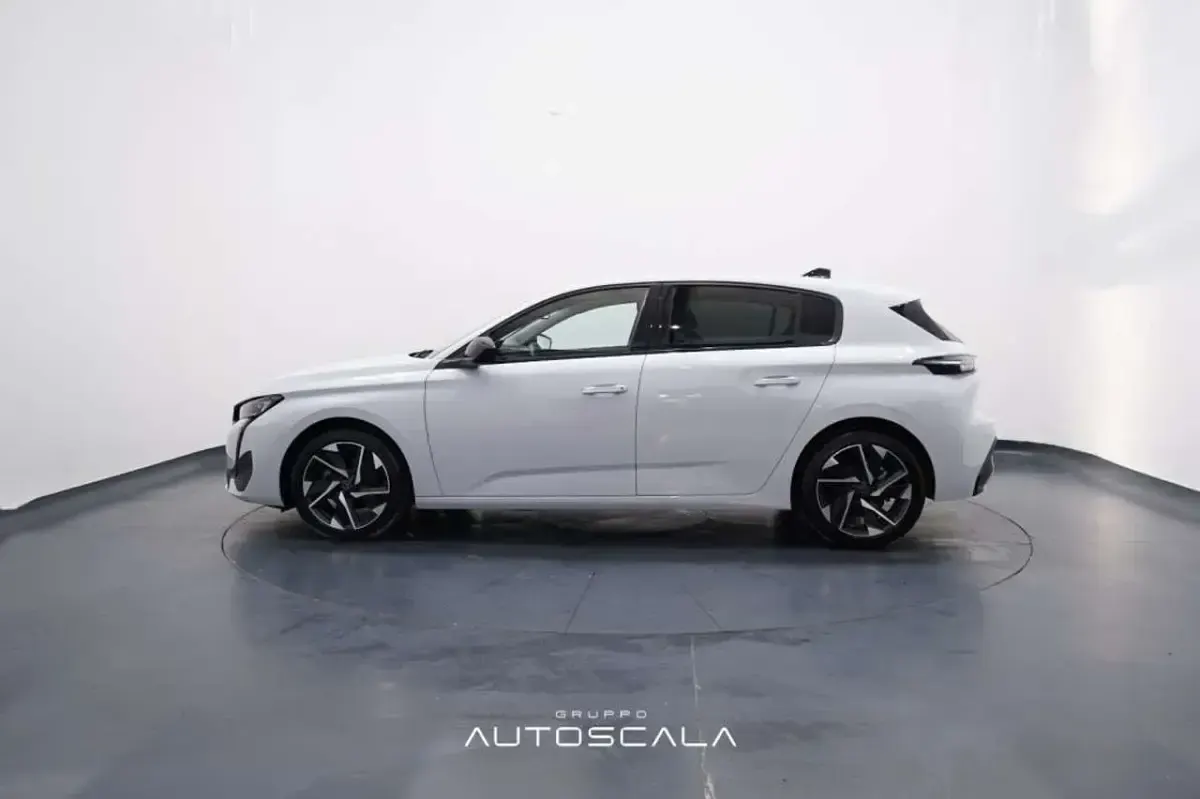 Usata Peugeot 308 Allure 131 CV (96 kW) 2024 Bianco okenite Berlina