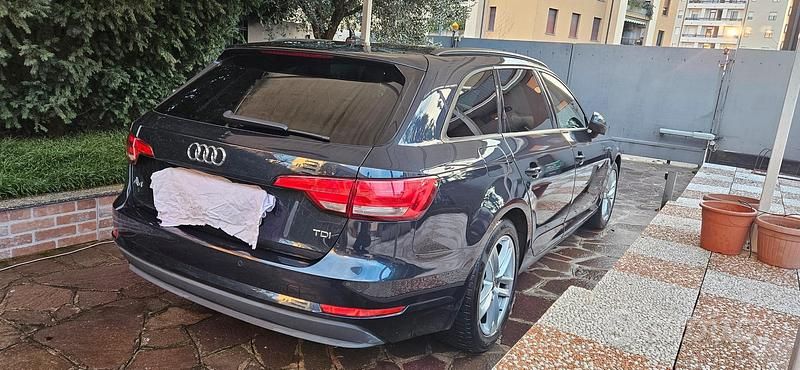 Usata Audi A4 Business 150 CV (110 kW) 2016 Blu Station wagon
