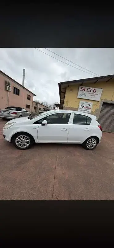 Usata Opel Corsa Cosmo 90 CV (66 kW) 2009 Utilitaria