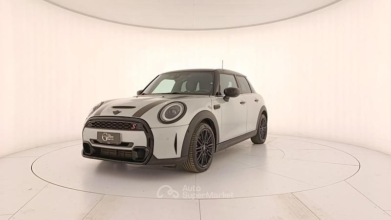 Argento Usata 2021 Mini Cooper Clubman Classic Station wagon | 25.900 € (Buon prezzo) - Immagine 1/4