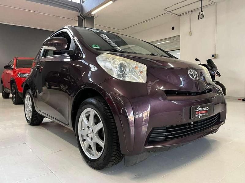 Usata Toyota iQ Sol 68 CV (50 kW) 2009 Viola (originale) Utilitaria